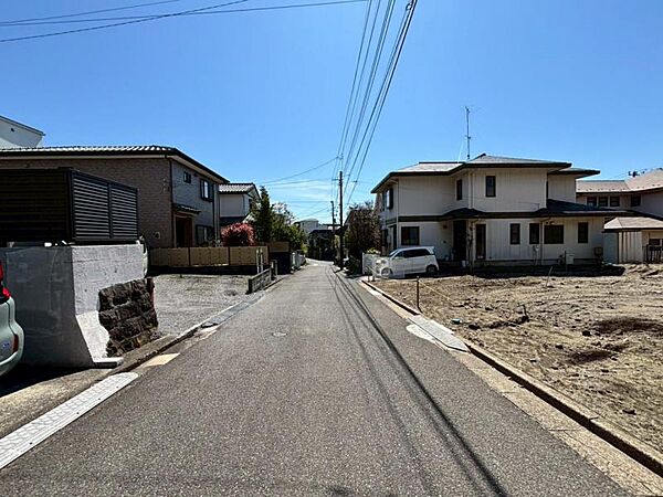 周辺環境や街並みなど、図面だけでは分からない現地の雰囲気もぜひご確認くださいませ。（2026年4月撮影）