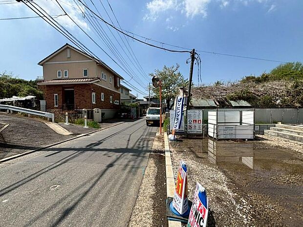 周辺環境や街並みなど、図面だけでは分からない現地の雰囲気もぜひご確認くださいませ。（2026年4月撮影）