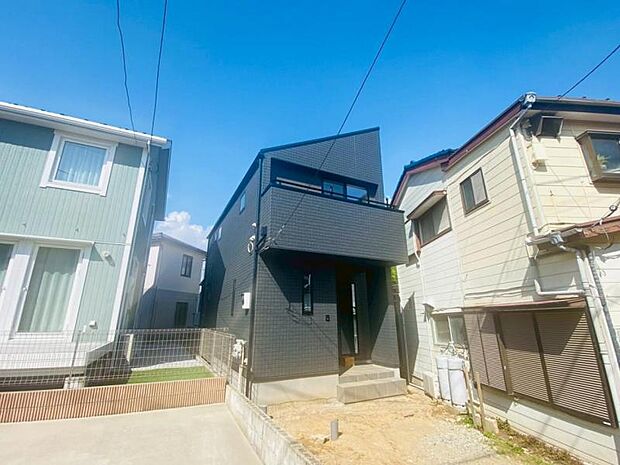 外観の美しさだけでなくそこに住まうご家族様の心地良さを最優先しています。（2026年4月撮影）