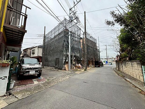 周辺環境や街並みなど、図面だけでは分からない現地の雰囲気もぜひご確認くださいませ。（2026年4月撮影）
