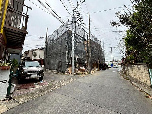 周辺環境や街並みなど、図面だけでは分からない現地の雰囲気もぜひご確認くださいませ。（2026年4月撮影）