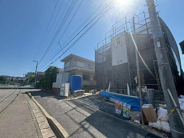 周辺環境や街並みなど、図面だけでは分からない現地の雰囲気もぜひご確認くださいませ。（2026年5月撮影）