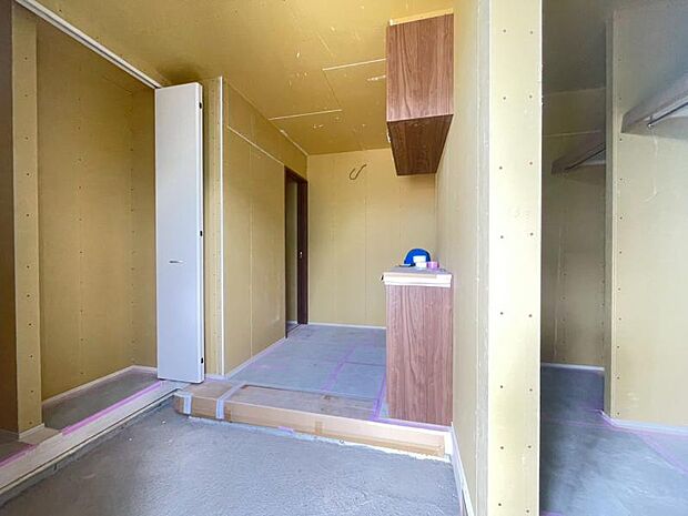 お住まいの顔となる玄関。安らぎに満ちた生活空間を予感させてくれます。（2026年4月撮影）