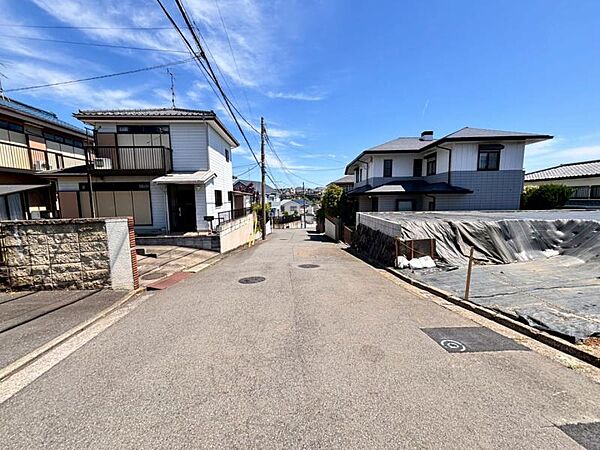 周辺環境や街並みなど、図面だけでは分からない現地の雰囲気もぜひご確認くださいませ。（2026年5月撮影）