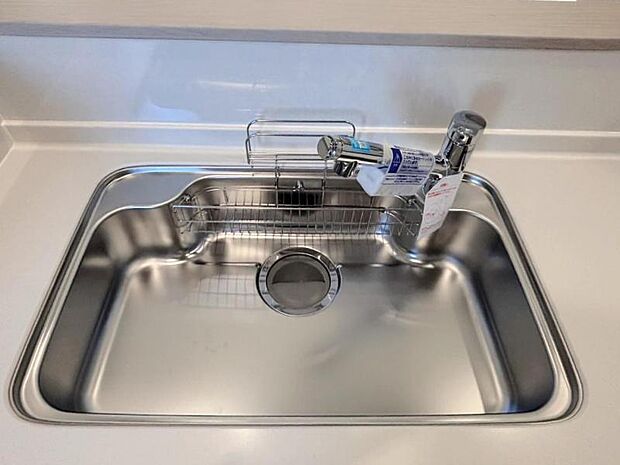 キッチンの水栓には、浄水器を標準装備。水道水をそのまま飲むことができ、お米などをおいしく炊くことも可能です。