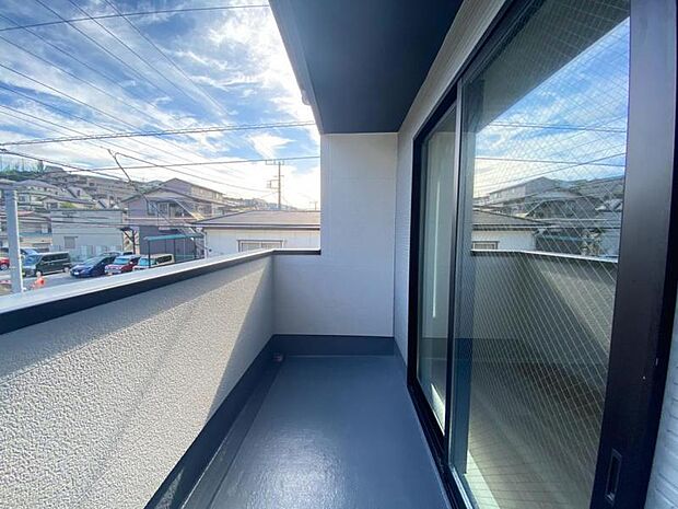 風の通り道。舞い込んでくる風が優しく躍り、室内に爽やかな空気を運んできます。(撮影日2026年9月撮影)