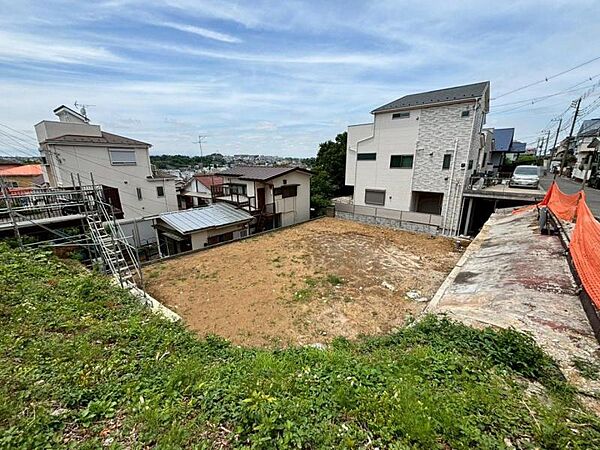 お好きなハウスメーカー・プランで理想の住まいを自由設計できます。（2026年6月撮影）