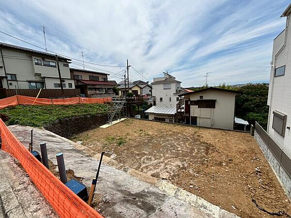 陽光と風がもたらす心地よい時間、照らし出される表情豊かなこの場所。（2026年6月撮影）