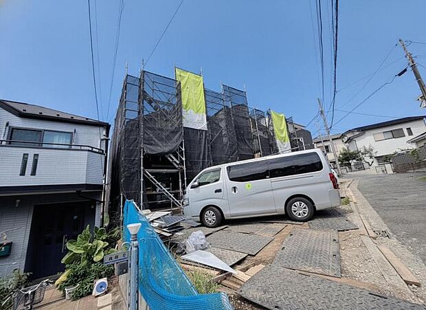 完成前の状態をご覧頂くことで、隣接した環境をしっかりとご確認頂けます。(2026年8月撮影)