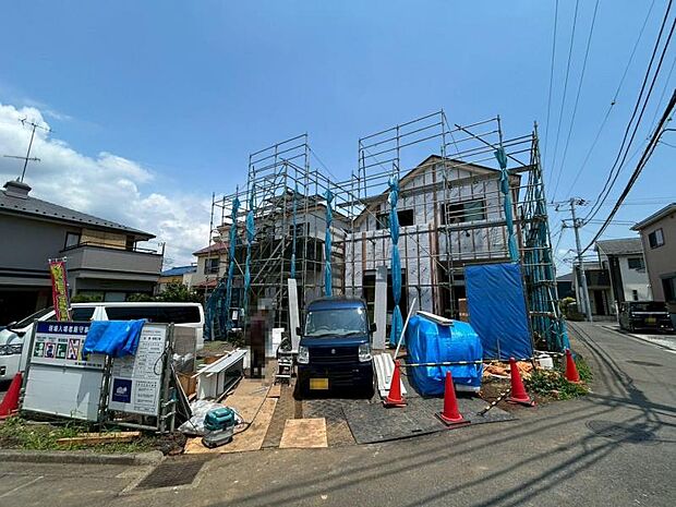 完成前の状態をご覧頂くことで、隣接した環境をしっかりとご確認頂けます。（2026年6月撮影）