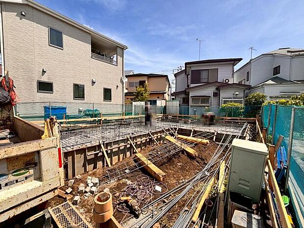 第一種低層住居専用地域の非常に閑静な住宅街です。（2026年6月撮影）