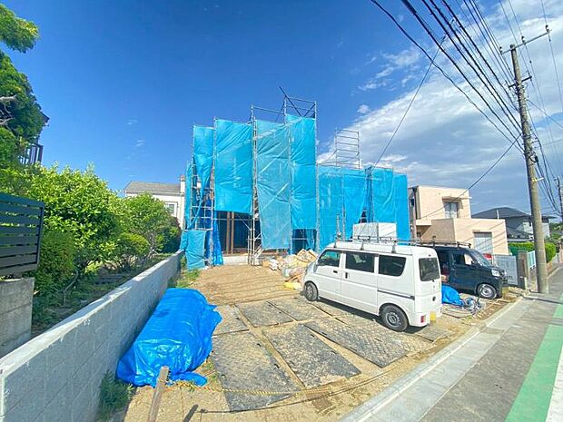 完成前の状態をご覧頂くことで、隣接した環境をしっかりとご確認頂けます。（2026年5月撮影）