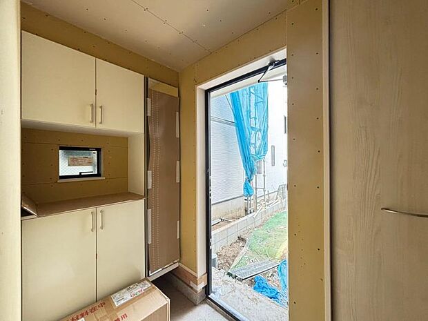 今後ご家族の「行ってきます」「ただいま」が行き交う空間になることでしょう。(2026年8月撮影)