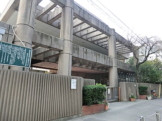 横浜市立日枝小学校　990ｍ