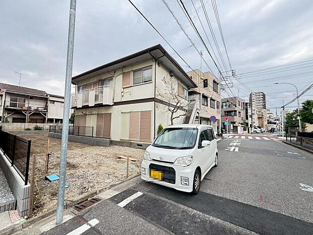 前面道路は約8ｍございます。（2026年6月撮影）