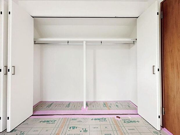 クローゼットを有効活用すれば、生活空間をより上質なものにしてくれるでしょう。(2026年8月撮影)
