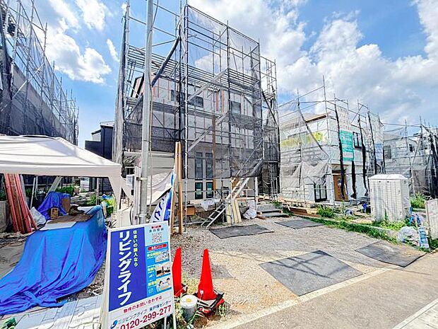 完成前の状態をご覧頂くことで、隣接した環境をしっかりとご確認頂けます。(2026年8月撮影)