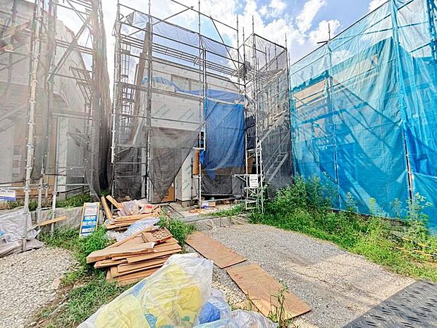 完成前の状態をご覧頂くことで、隣接した環境をしっかりとご確認頂けます。(2026年8月撮影)