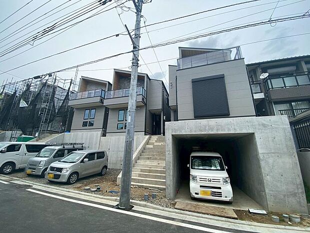 凛とした落ち着いた佇まいの邸宅。お友達などが遊びに来た時も自慢したくなる外観デザインです。(2026年6月撮影)