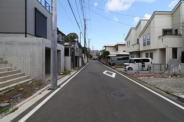 周辺環境や街並みなど、図面だけでは分からない現地の雰囲気もぜひご確認くださいませ。