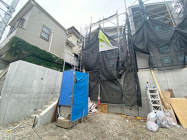 毎日の暮らしに寄り添う、優しい雰囲気の外観が魅力です。(2026年6月撮影)