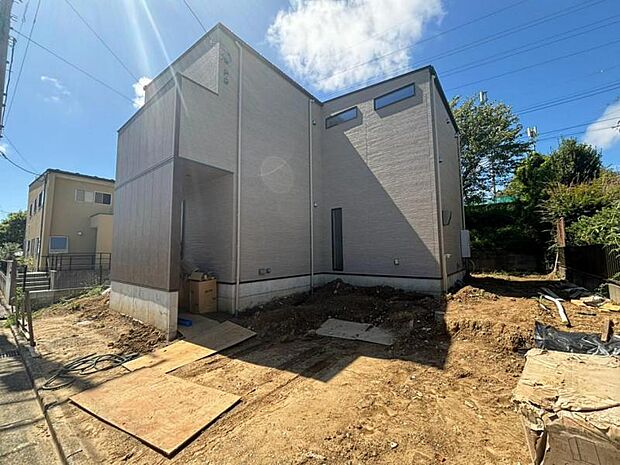 【凛】とした落ち着いたたたずまいのあなただけのお住まい。お友達などが遊びに来た時も自慢をしたくなる邸宅を創り出すデザインです。