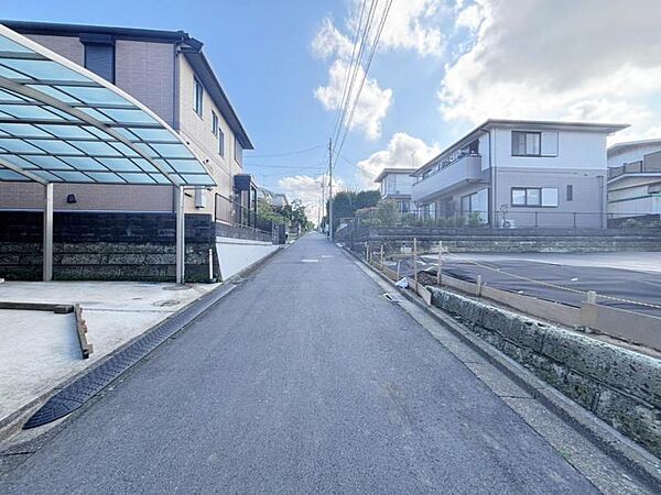 周辺環境や街並みなど、図面だけでは分からない現地の雰囲気もぜひご確認くださいませ。（2026年6月撮影）