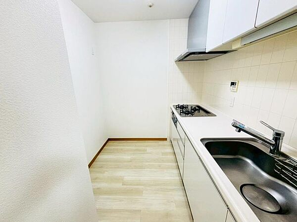 お気に入りのこの場所。いつもと変わらない週末のひととき。なんでもない朝の会話さえもとっておきの時間になります。