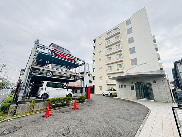 明るく、眺望も期待できる開放的な最上階住戸。最上階ゆえに、上階からの生活音が聞こえることもありません。