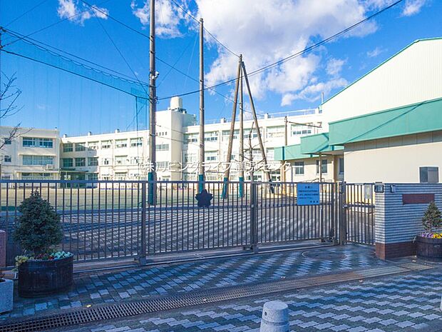 横浜市立西本郷小学校 290m