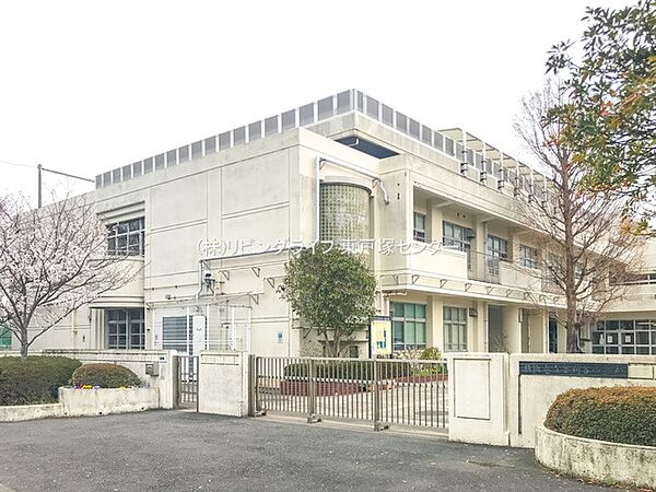 横浜市立釜利谷中学校　920ｍ