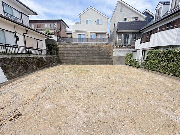 上永谷駅から徒歩18分の立地になります。（2026年7月撮影）
