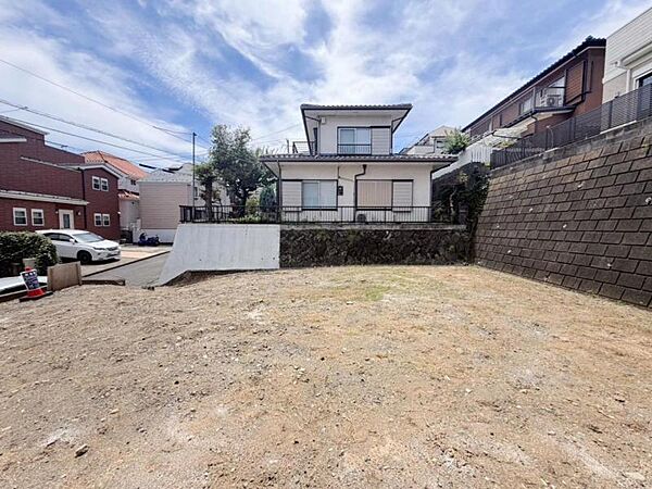 実際の日当たりや現地の雰囲気もご確認くださいませ。（2026年7月撮影）