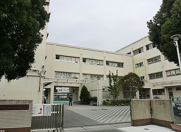 横浜市立東野中学校 340m