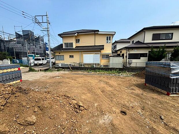 陽光と風がもたらす心地よい時間、照らし出される表情豊かなこの場所。(2026年7月撮影)