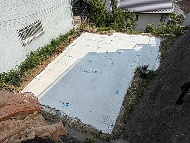 完成前の状態をご覧頂くことで、隣接した環境をしっかりとご確認頂けます。(2026年7月撮影)