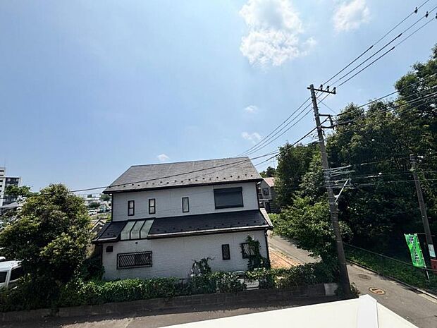 開放感のある眺望。季節による景色の変化を日常の生活と共に感じられます。