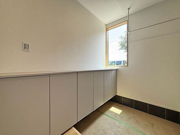 お住まいの顔となる玄関。安らぎに満ちた生活空間を予感させてくれます。