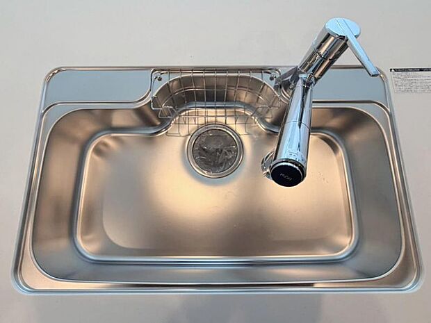 キッチンの水栓には、浄水器を標準装備。水道水をそのまま飲むことができ、お米などをおいしく炊くことも可能です。