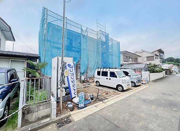 完成前の状態をご覧頂くことで、隣接した環境をしっかりとご確認頂けます。(2026年7月撮影)