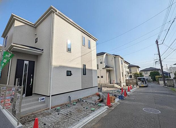玄関につながる駐車スペースなので、重い荷物の出し入れの負担を最小限に抑えられます。