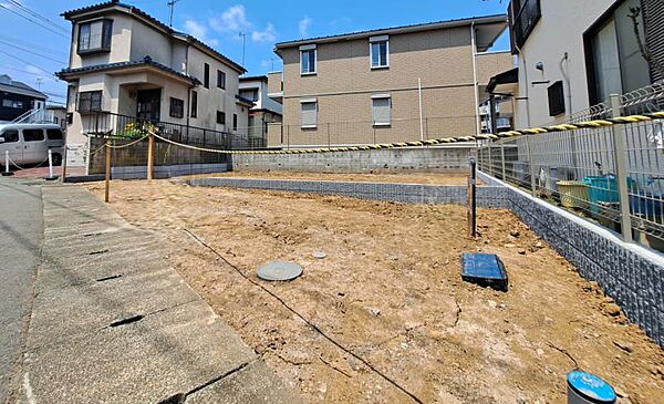 敷地内に設けられた駐車スペース。（2026.5.15撮影）