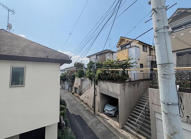 バルコニーからの眺望。季節による景色の変化を日常の生活と共に感じてください。