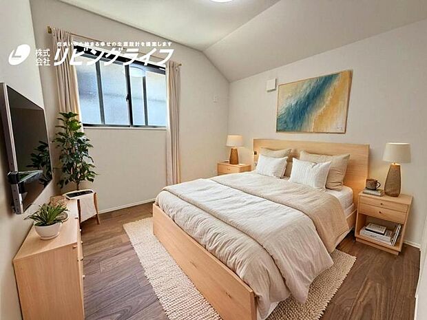【配置してある家具はCGによるイメージです】住まう方自身でカスタマイズして頂けるように「シンプル」にデザインされた室内。