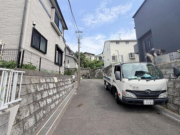 周辺環境や街並みなど、図面だけでは分からない現地の雰囲気もぜひご確認くださいませ。(2026年8月撮影)