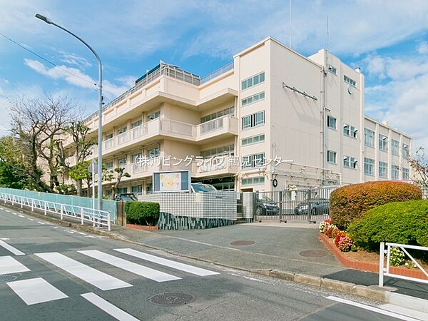 横浜市立六ツ川中学校　810ｍ