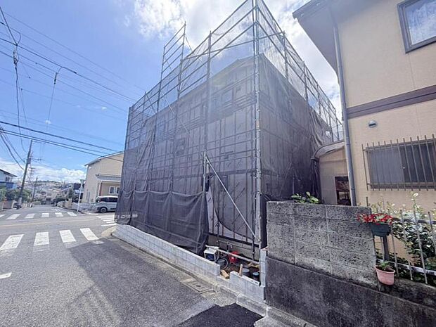 豊かな居住性とクオリティが見事に調和した住空間は住まうことの喜びを感じさせてくれます。(2026年8月撮影)