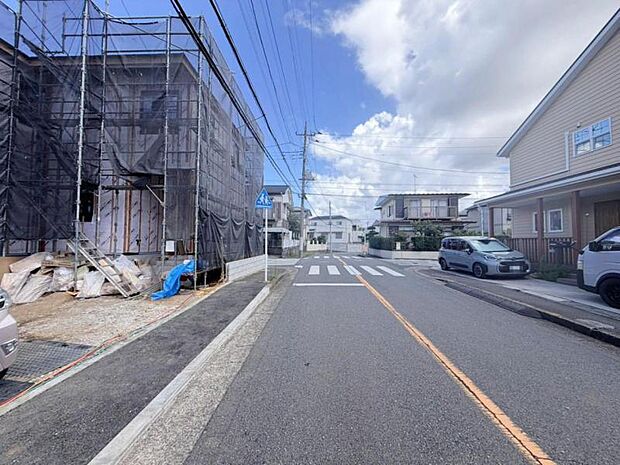 陽光と風がもたらす心地よい時間、照らし出される表情豊かなこの場所。(2026年8月撮影)