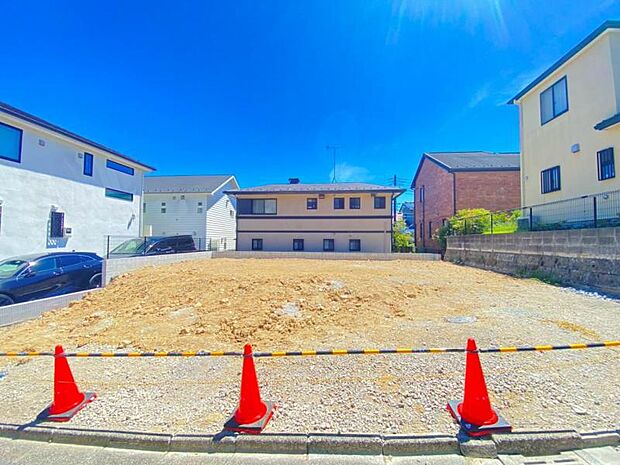 同じ工務店の完成見本や同ボリュームの完成物件もご案内しておりますので、お気軽にお問い合わせ下さいませ。(2026年8月撮影)