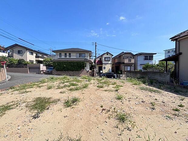 陽光と風がもたらす心地よい時間、照らし出される表情豊かなこの場所。(2026年8月撮影)